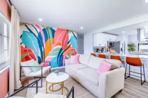 Palm Villa | 3 King Beds | Hot Tub | Sleeps 10 - Image 3