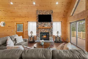 Luxury Log Cabin Lakefront, Game room & Fire Pit - Image 4