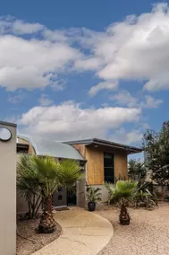 Manuka Retreat - Image 2