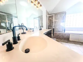 Luxury Home-near NRG, MedCenter, TMC & Uptown - Image 5