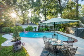 House of the Sun - Pool - Heater - 7 beds - 25 min to IAH - Image 3