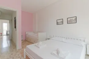 GuestHost - Bright Apartment near MM1 Turro - Image 4
