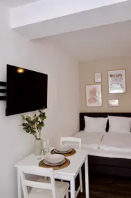 Central Studio Apartment - Image 3