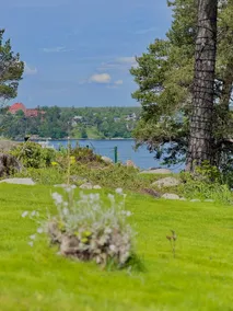 Modern Seaside Guesthouse with Archipelago Views - Image 4