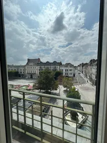 Royal Floor: 2 Bedrooms, Square View, Douai Center - Image 2
