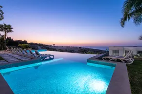 Cozy Studio + Pool View in Quiet Residence - Image 5