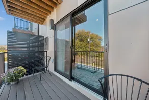 Daisy Suite in New Center - Image 5