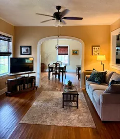 Yellow Door Cottage - Image 2