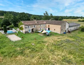 Domaine de La Prade • Swimming pool, animals & nature - Image 4