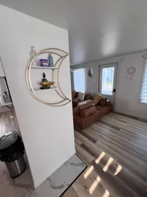 Beautiful Newly Renovated House - Image 5