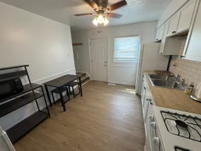 Worker's Retreat - Image 3
