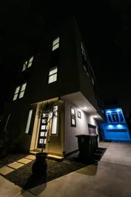 Montrose Stay: 7 Rooms, 7 Baths & Rooftop Lounge - Image 5