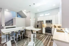 Montrose Stay: 7 Rooms, 7 Baths & Rooftop Lounge - Image 3