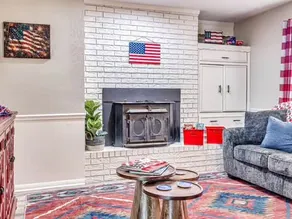 The USA Home - Nice backyard + brand new kitchen! - Image 2