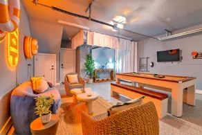 Huge 4BR w/Game Room, Pool & Rooftop Spa -13 Beds! - Image 4