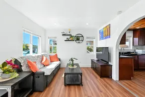 Spacious & Cozy 3BR/2BA Retreat with AC - Image 2