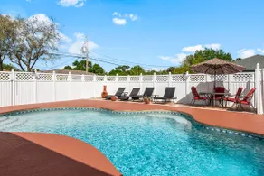Serenity Vero Beach - Pool Home Sleeps 8 - Image 2