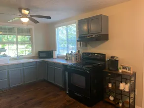 Country Cottage - Image 4