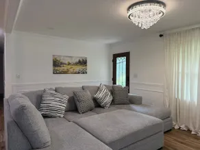 Prime location, good neighborhood - Image 5