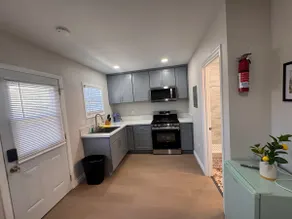 Private full kitchen with bathroom 4326-B - Image 3