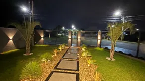 High-end, cozy house. - Image 2