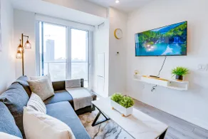 Stylish Open Concept Condo with Gym - Image 2