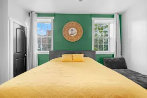 Heart of city GuestSuite KingBed - Image 2