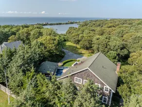 East Chop Oceanview Escape - Image 3