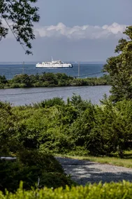 East Chop Oceanview Escape - Image 2