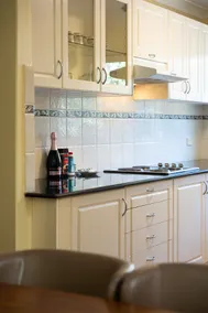 North Shore Spacious 2BR Home in Cremorne - Image 4