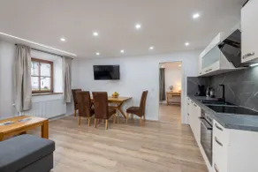 Easy City Apartment 10 - Image 4