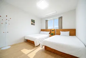 on n off/large jacuzzi/5 double beds/coffee/K-BBQ - Image 4
