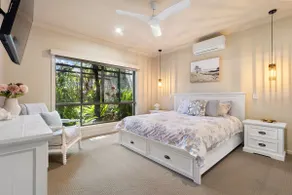 5BR with pool, games room, sleeps up to 10 guests - Image 3