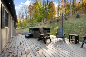 Peaceful Country Getaway w/ Hot Tub & Trails - Image 4