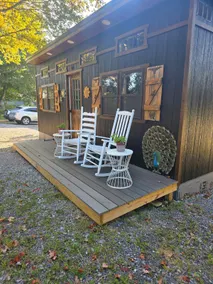Country Chic Cottage w/FREE EV Charging - Image 4