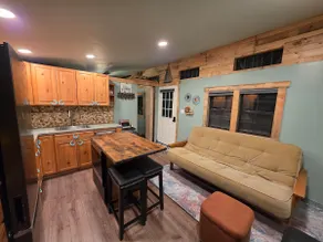 Country Chic Cottage w/FREE EV Charging - Image 2