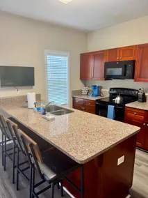 3 Bedroom 4 Bed Private Patio Home on GSU Campus - Image 4
