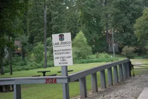 Lake House - Image 5