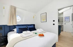 Design Flat • Central, Lively, Peaceful / Voltaire - Image 2