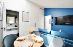 Design Flat • Central, Lively, Peaceful / Voltaire - Image 4
