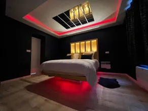 The Suite - Romantic & Spa - Image 3
