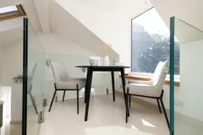 Argyl - The Foundry, A Bright One Bedroom House with Balcony - Image 3