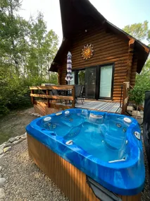Sand Lake Log Cabin with Hot Tub - Image 2