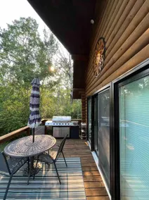 Sand Lake Log Cabin with Hot Tub - Image 5