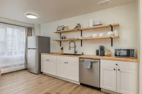 Downtown 1 Bedroom Flat with Views - Image 4