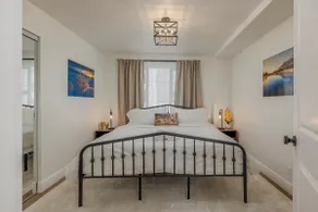 Downtown 1 Bedroom Flat with Views - Image 3