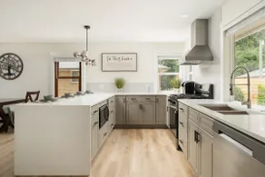 Modern Spacious Home • Perfect for Relaxed Travel - Image 5