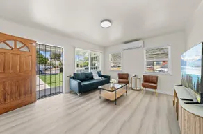 Modern 3BR Home | 3.5 Baths | Close to DTLA - Image 2