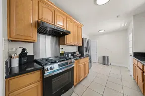 Modern 3BR Home | 3.5 Baths | Close to DTLA - Image 5