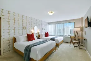 DCA SUITE-Sleeps 8-Balcony-Parking-Exec Stays - Image 3